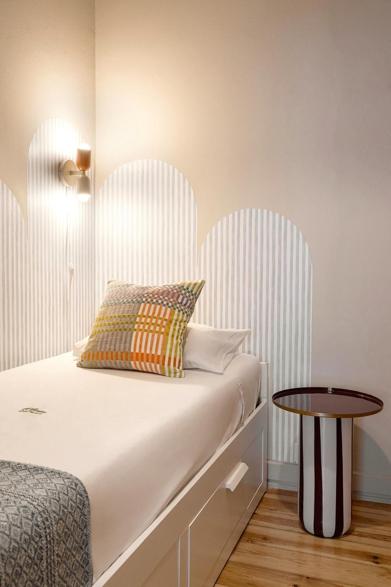 The Traditional Arts Memoir, Downtown Flat With Balcony And Comfort Lisboa Eksteriør bilde