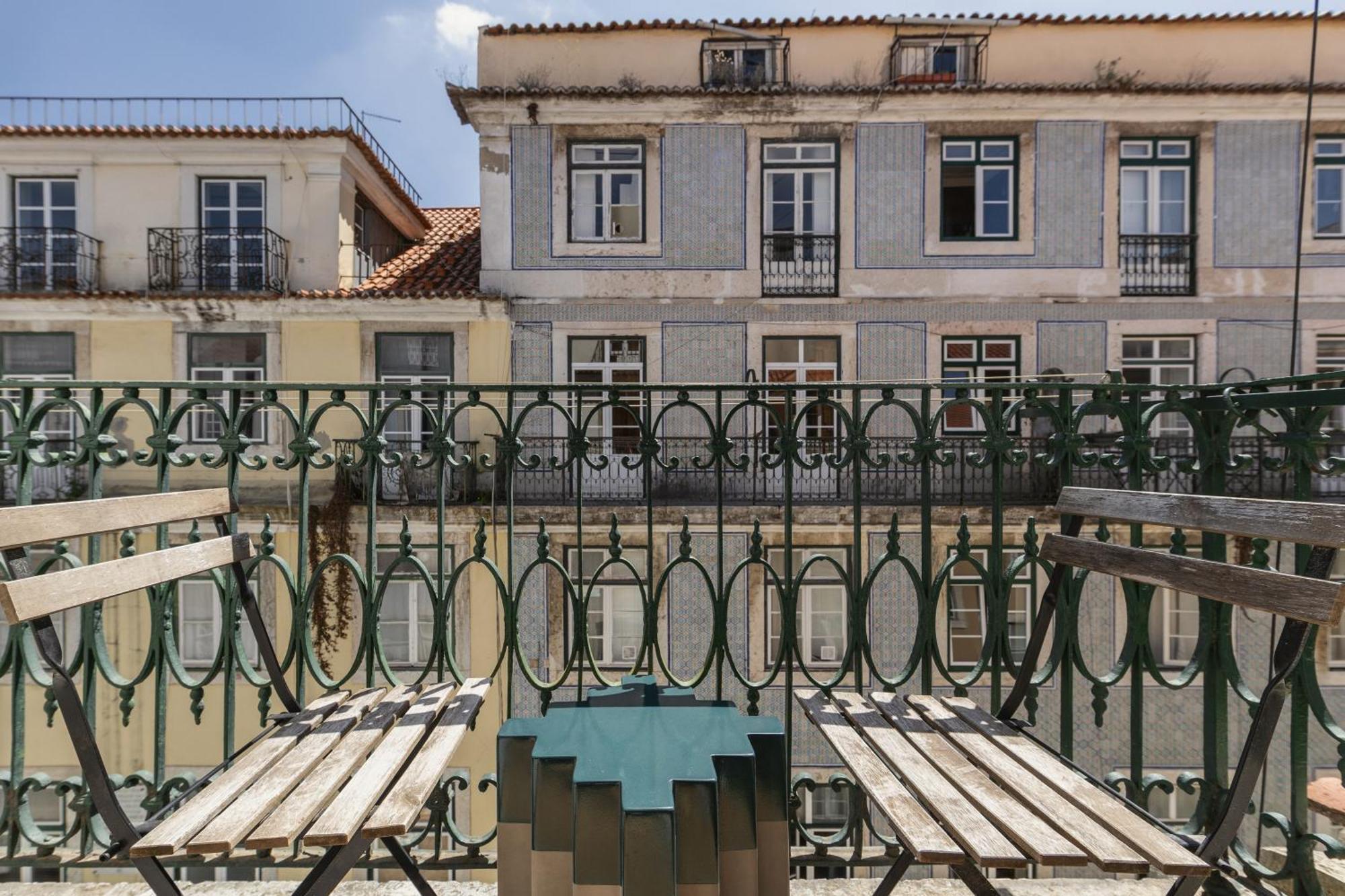 The Traditional Arts Memoir, Downtown Flat With Balcony And Comfort Lisboa Eksteriør bilde